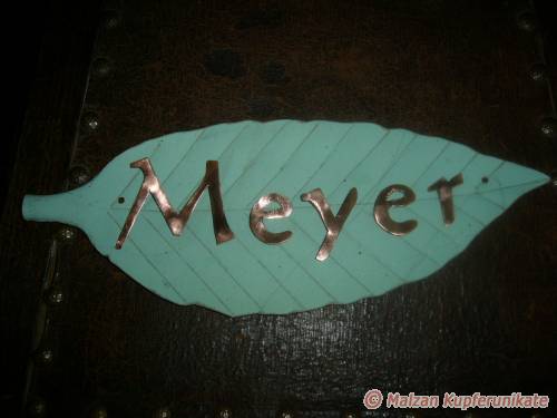 Namensschild auf Blatt